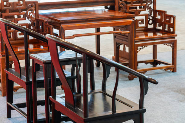 唐木小家具と紫砂壺のイメージ